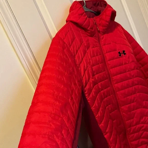 Under Armour Red Quilted Hooded Puffer Jacket - Picture 6 of 10
